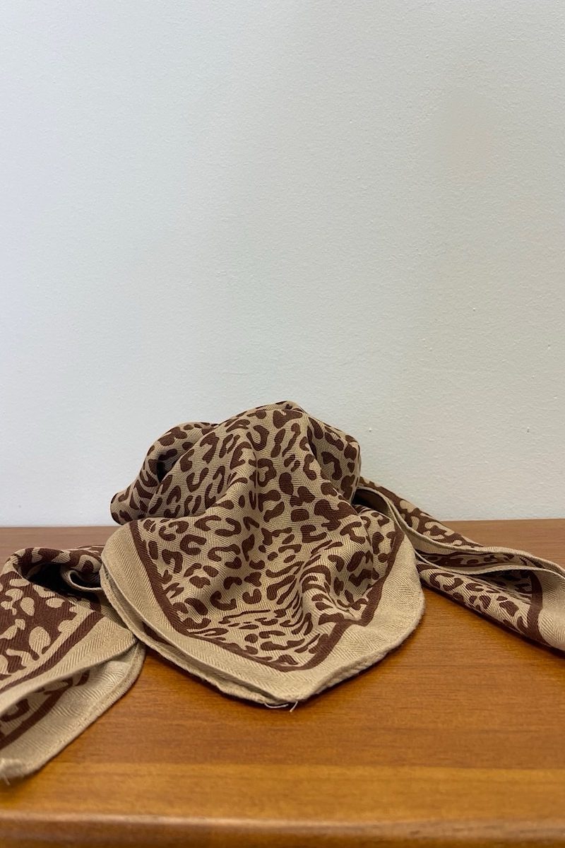 Bandana Leo