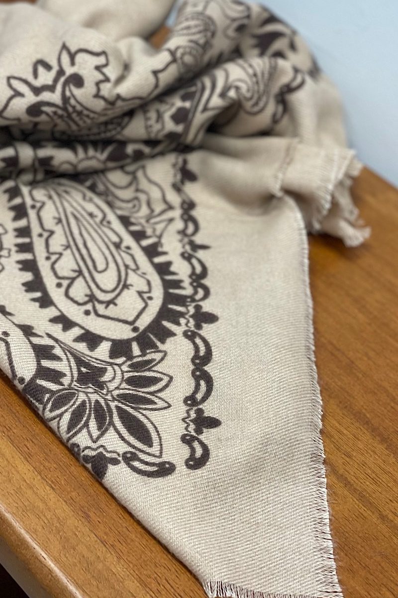 fular beige mandala