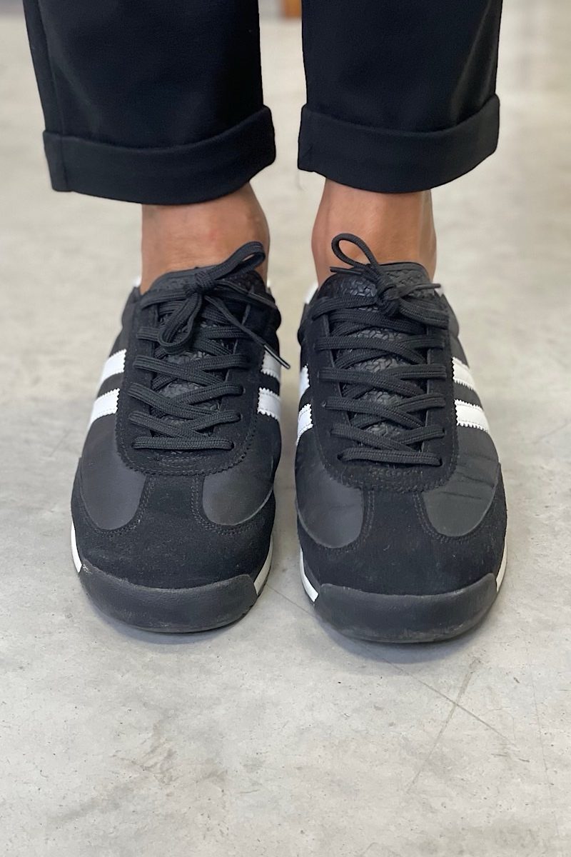 Zapatilla Negra Casual