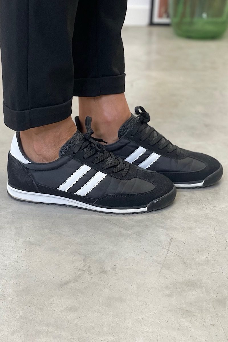 Zapatilla Negra Casual