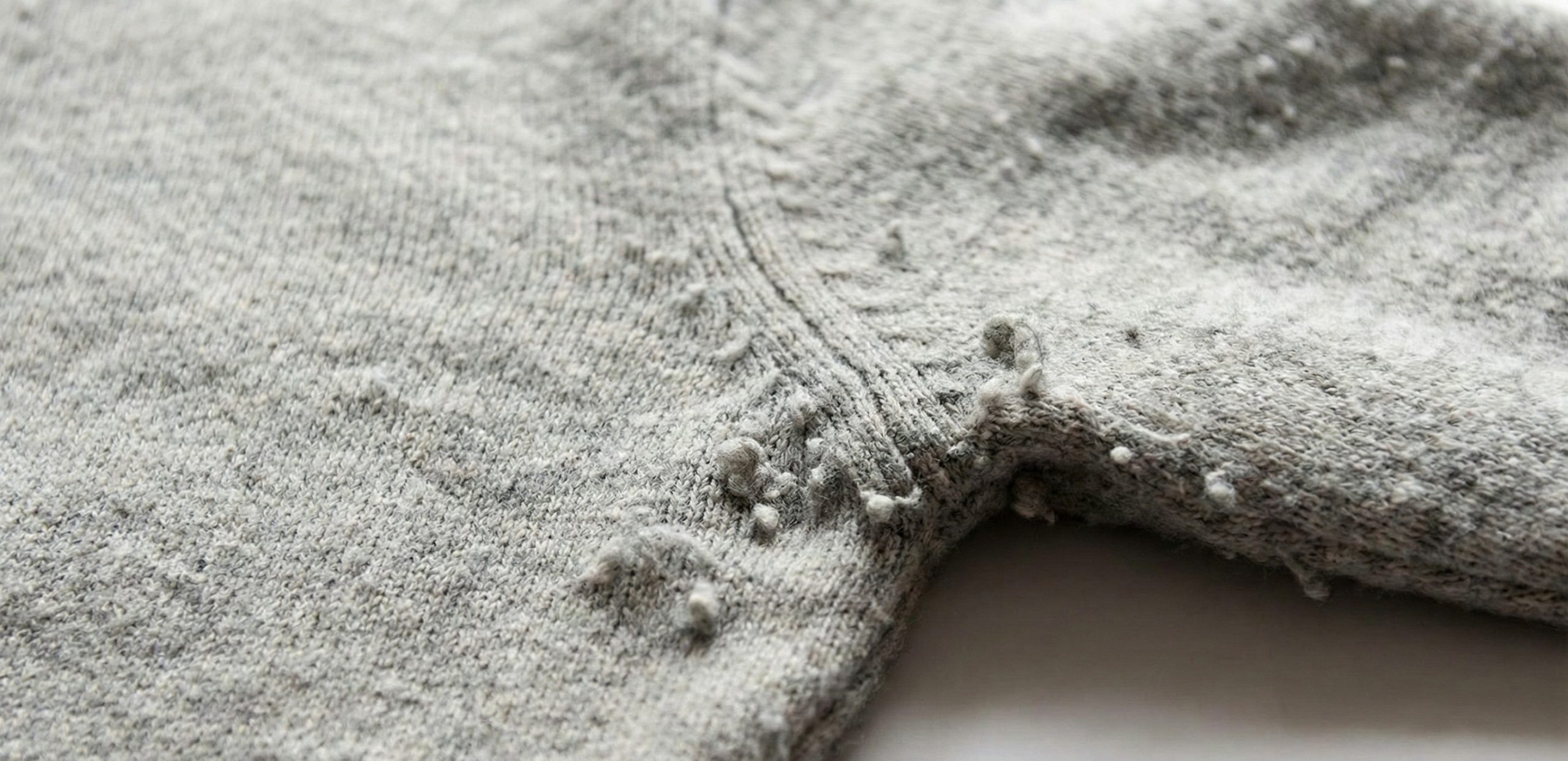 Cómo eliminar las bolitas de la ropa de forma fácil y sin dañarla