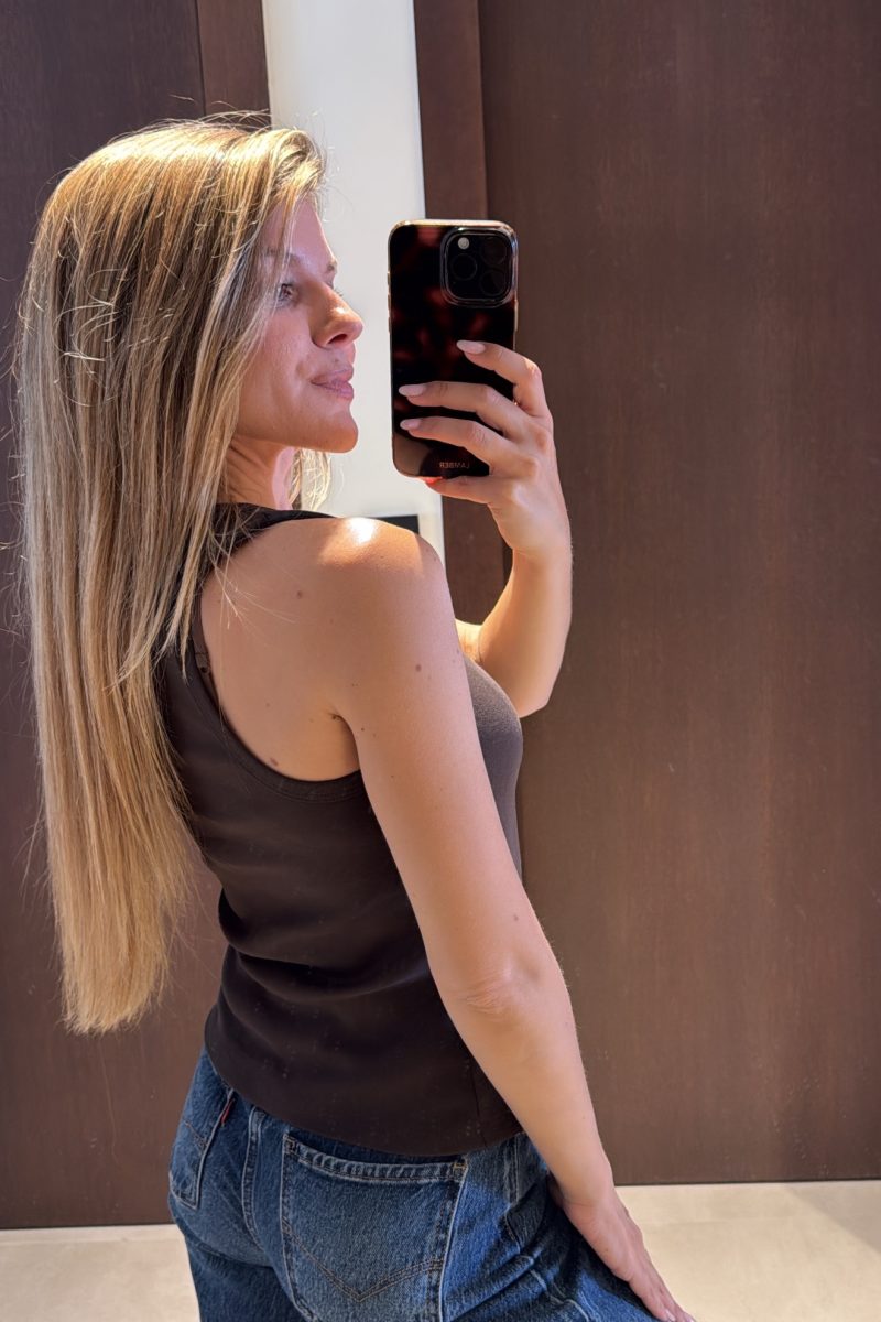 Camiseta Marron Tachuelas