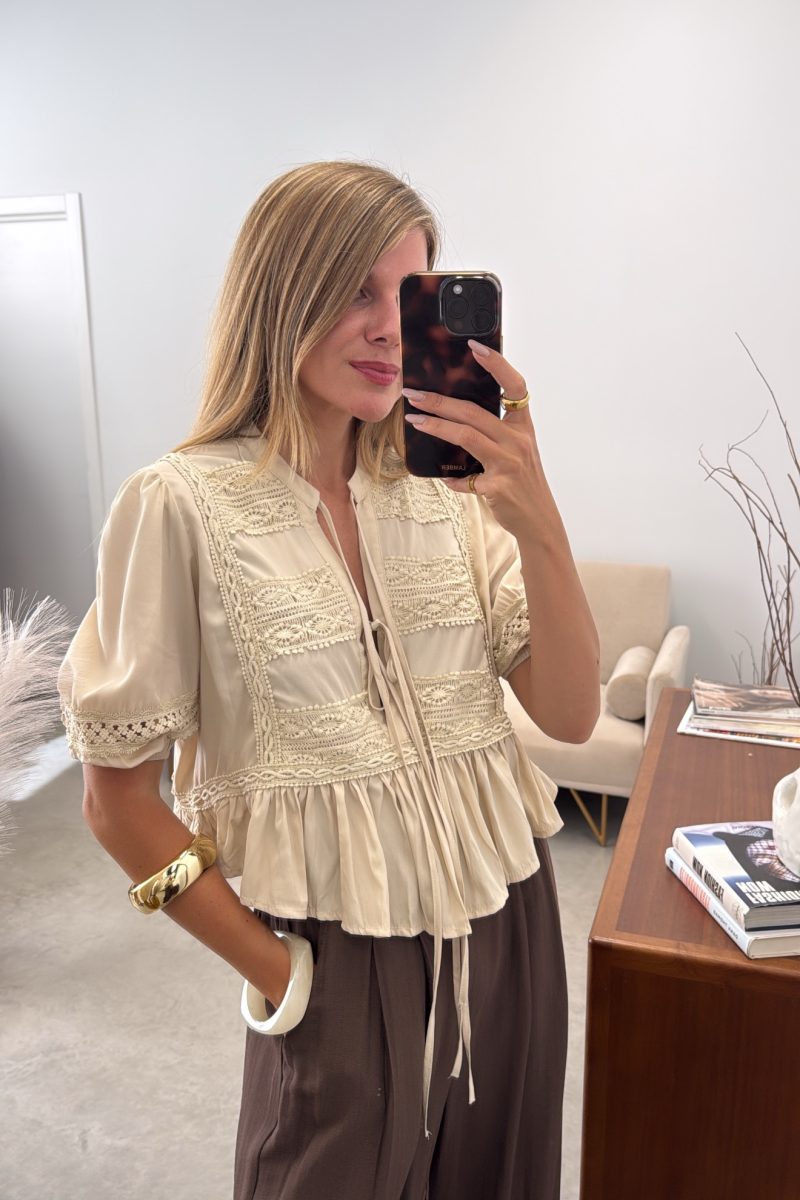 Blusa Beige Romantic