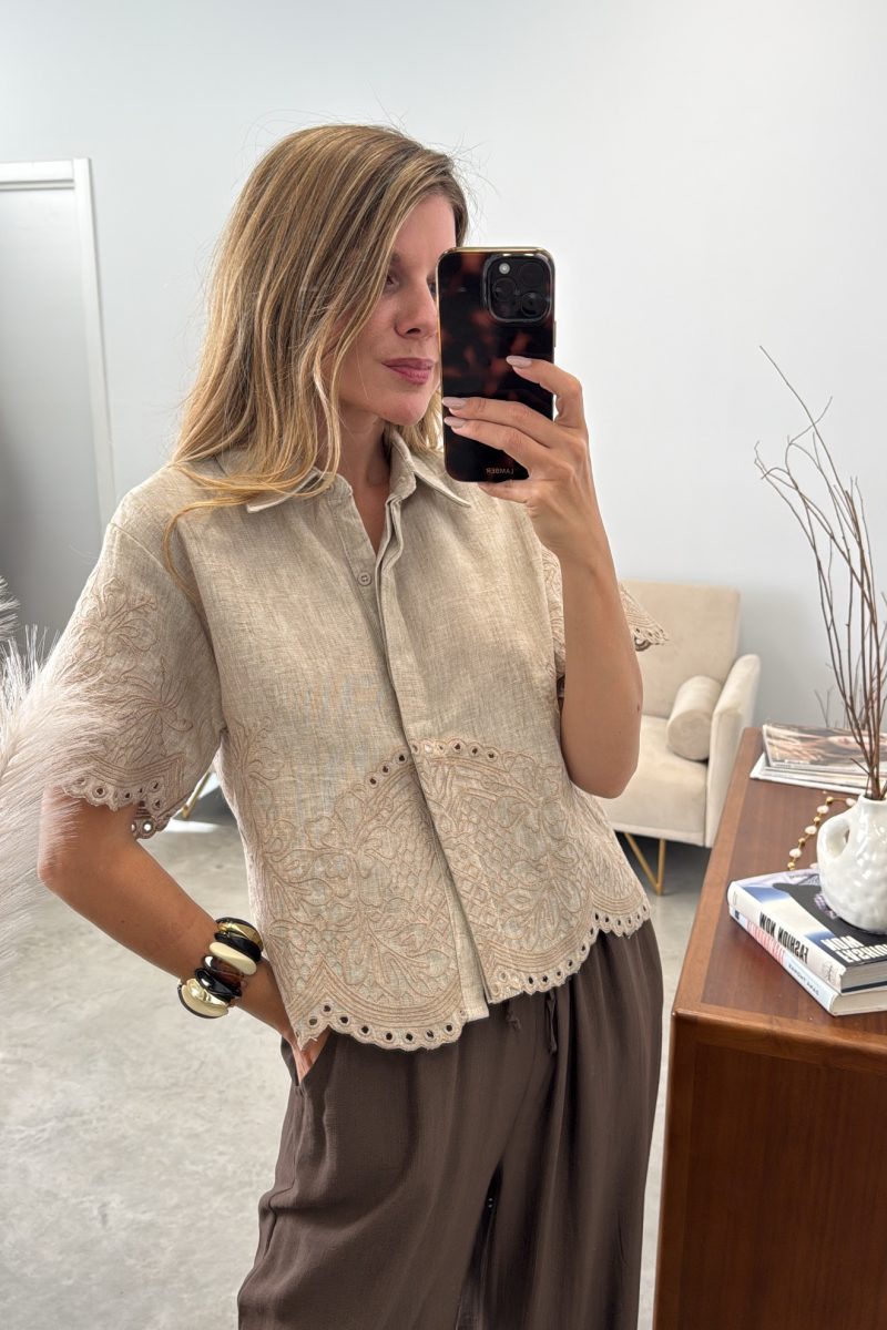 Camisa Beige Bordada