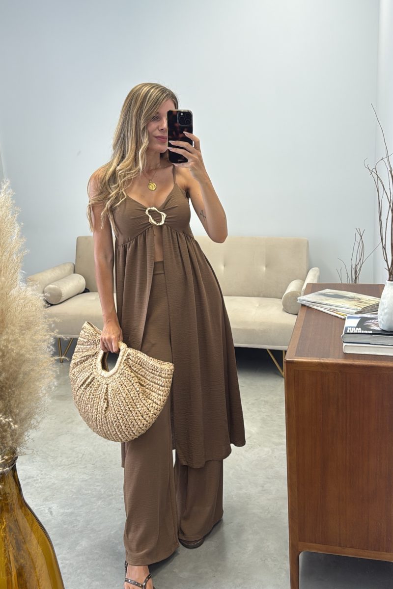 Conjunto Marron Alice