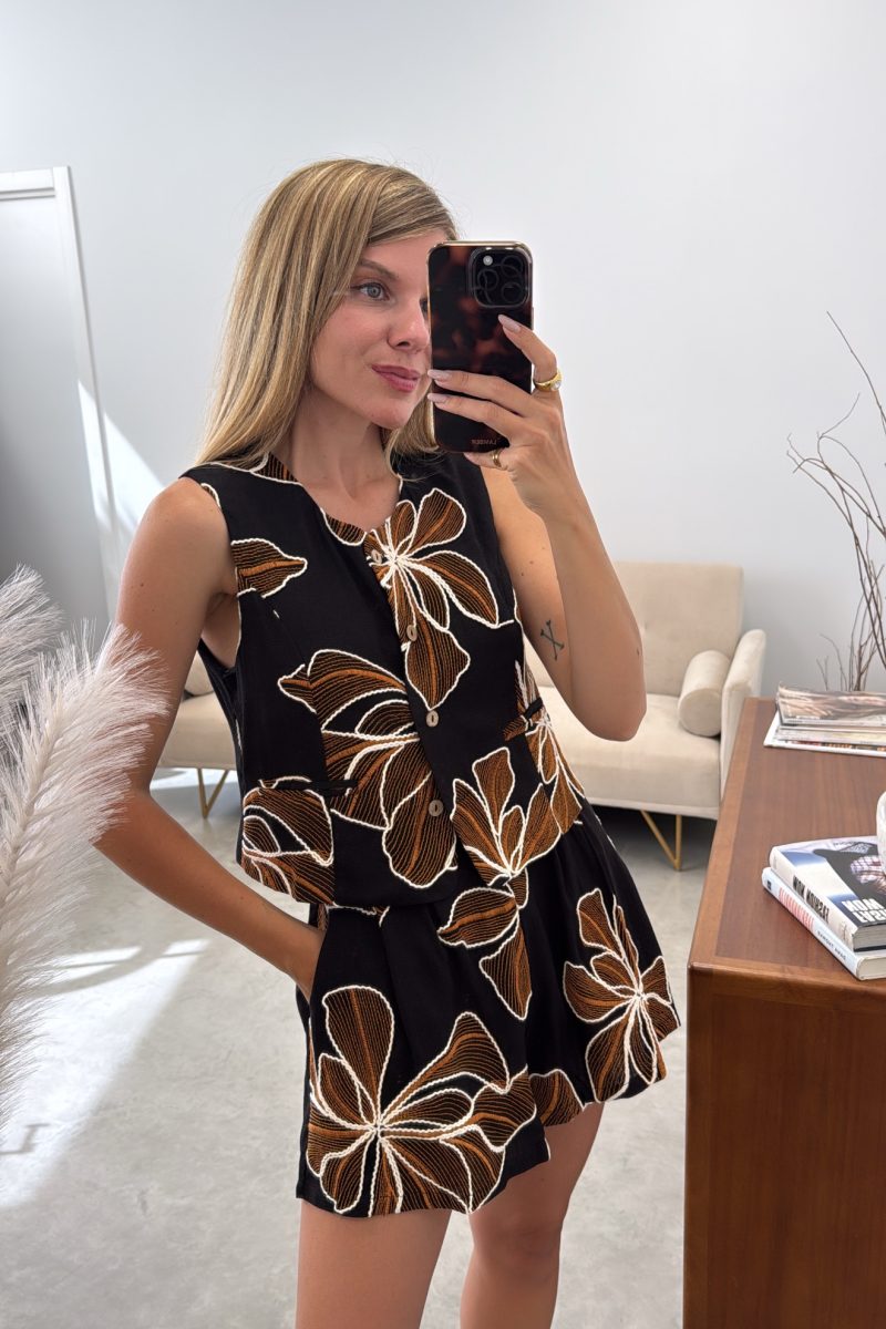 Conjunto Negro Aroa