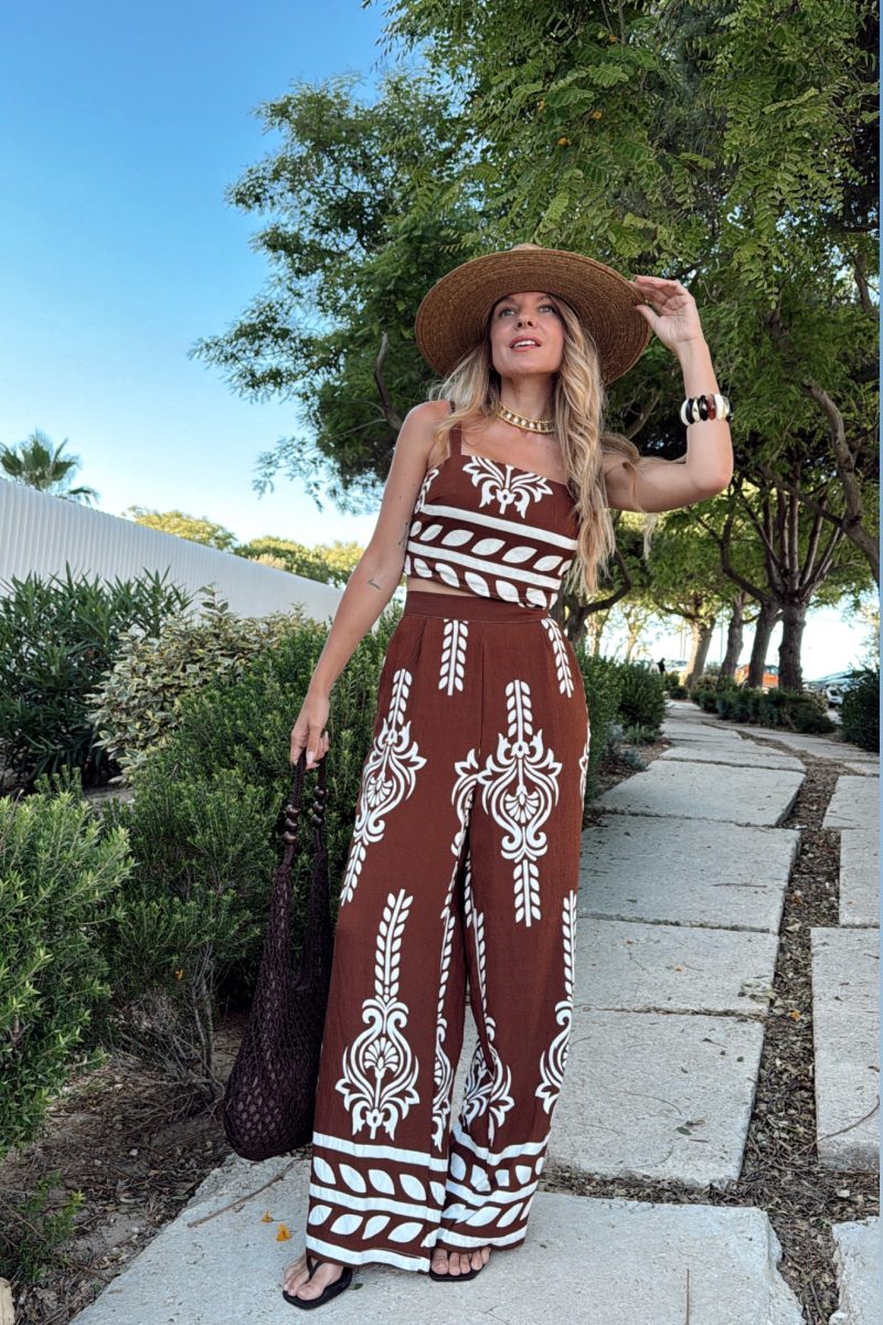 Conjunto Marron Gia