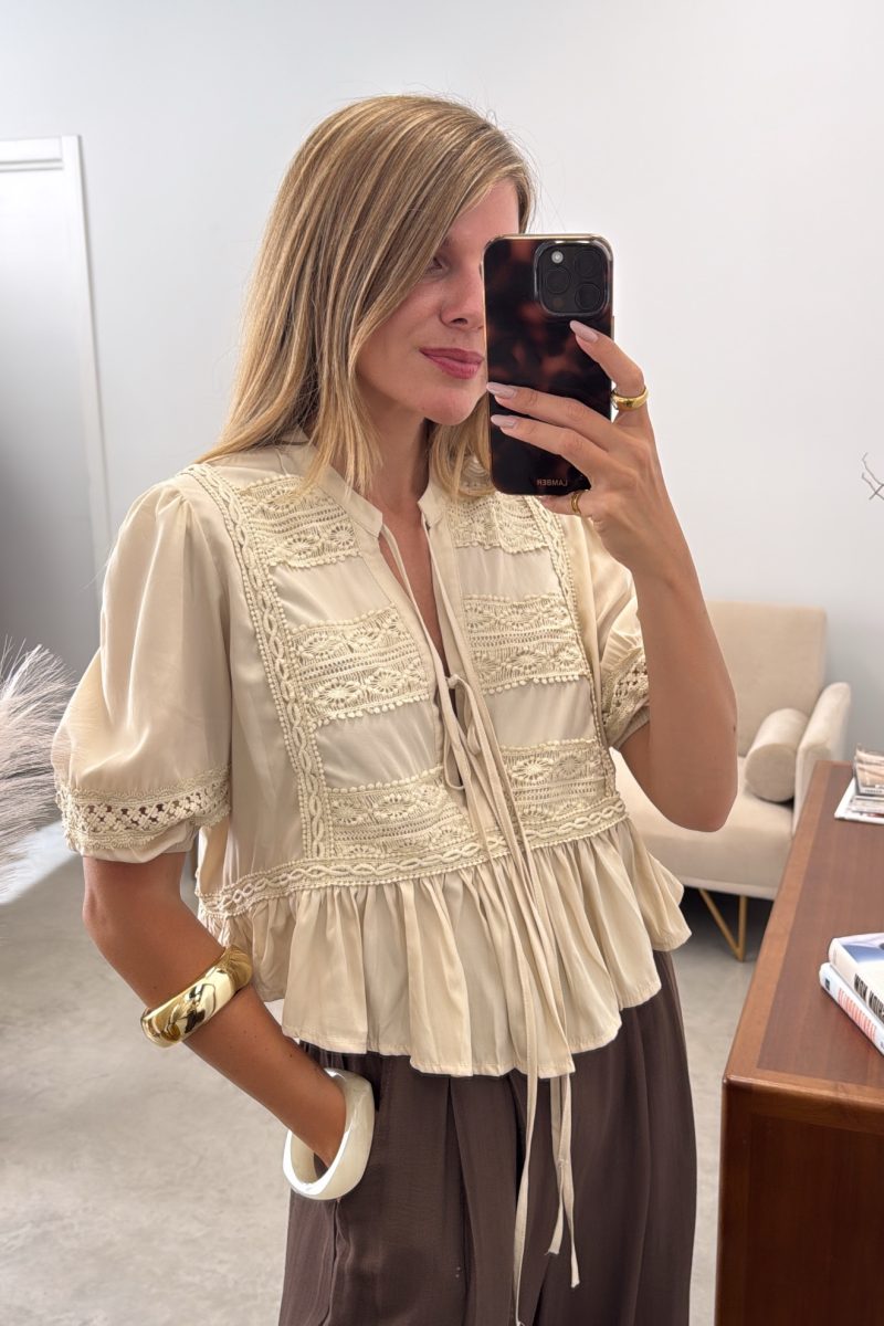 Blusa Beige Romantic