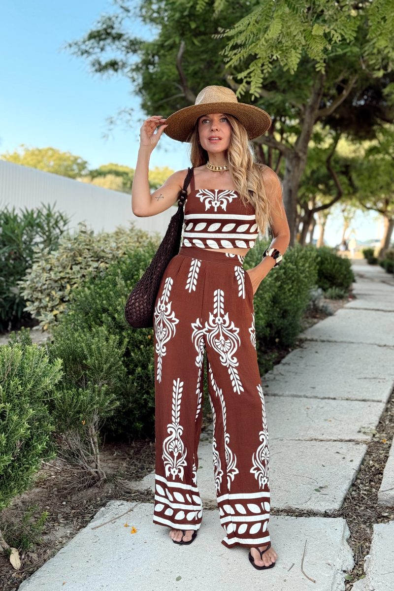 Conjunto Marron Gia