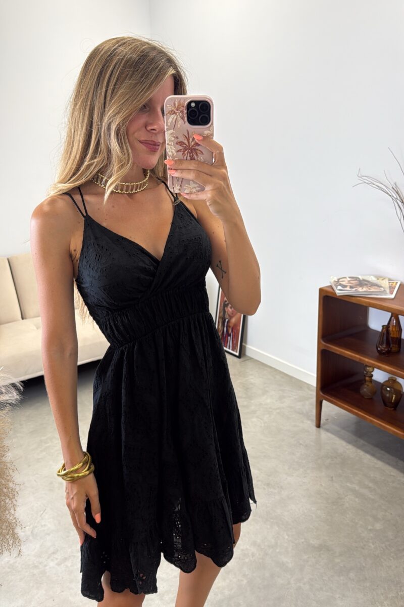 Vestido Negro Troquelado