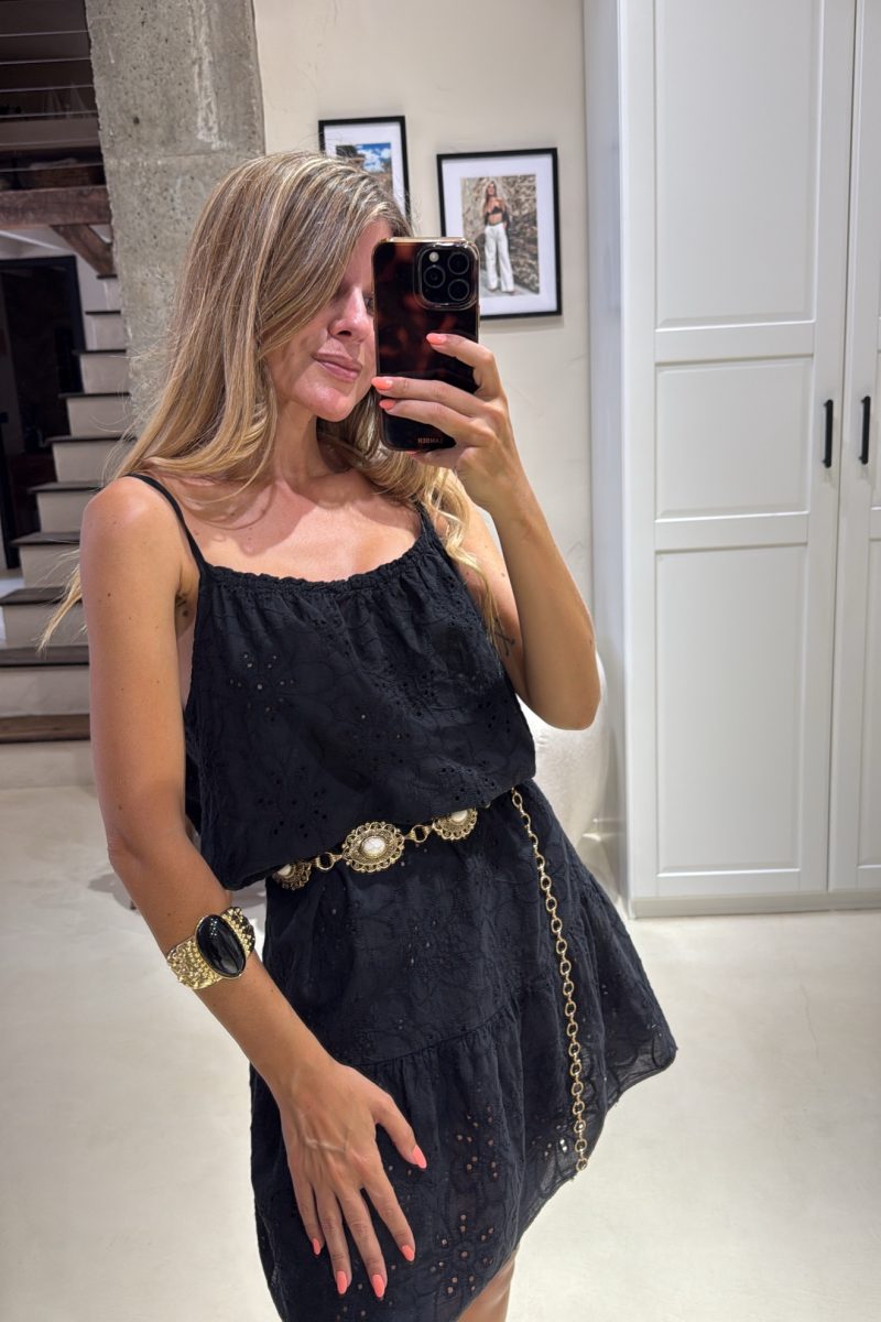 Vestido Negro Troquelado