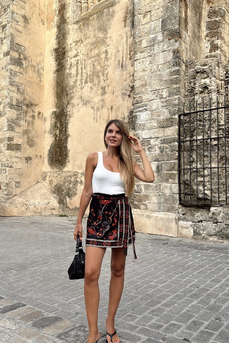 Falda Negra Pareo
