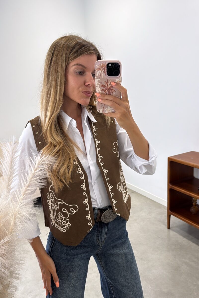 Conjunto Marron Caroline