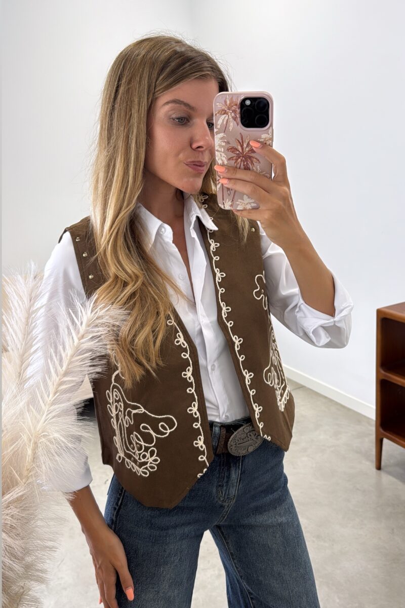 Conjunto Marron Caroline