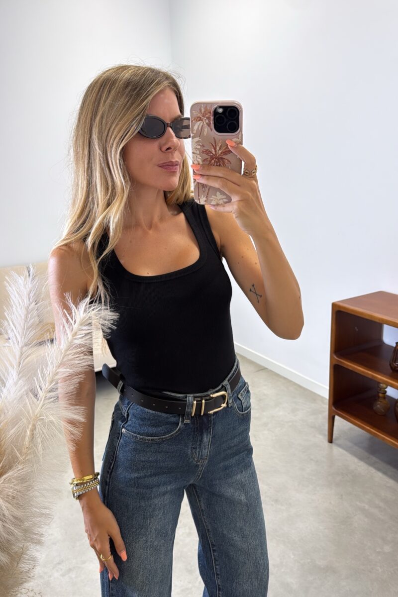 Camiseta Negra Rachel