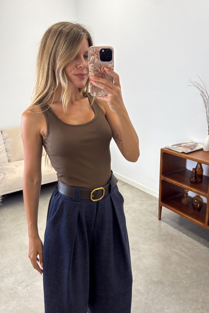 Camisa Con Camiseta Marron