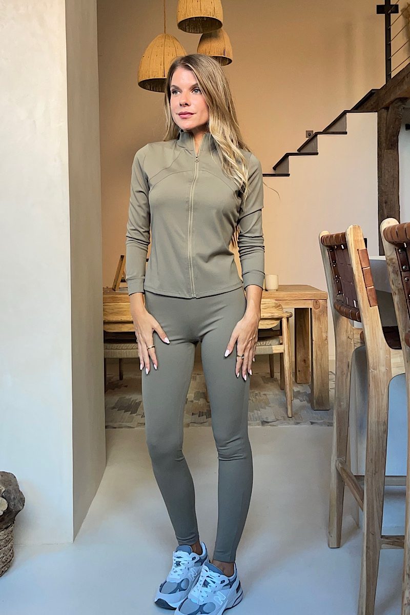 Conjunto Kaki Active