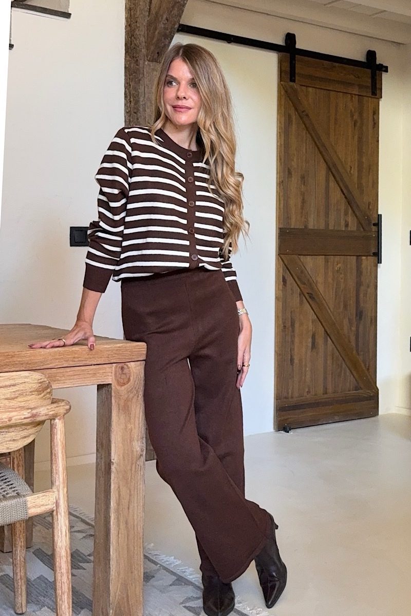 Conjunto Marron Aina