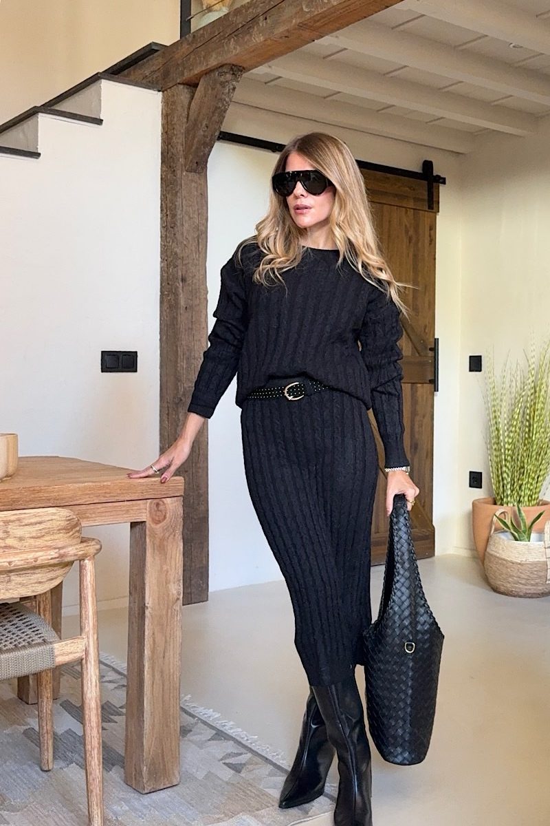 Conjunto Negro Ochos