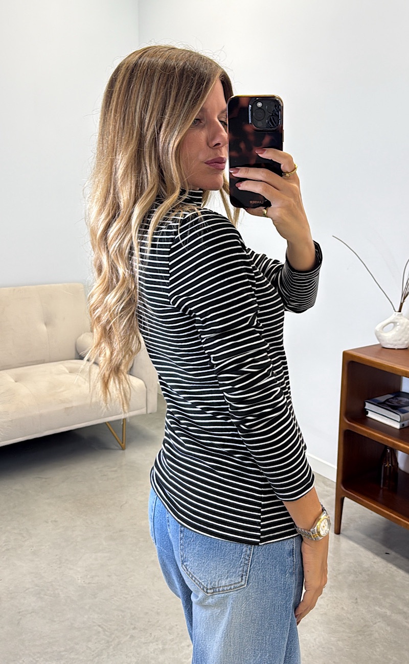 Camiseta Negra Termica Stripes - Imagen 3
